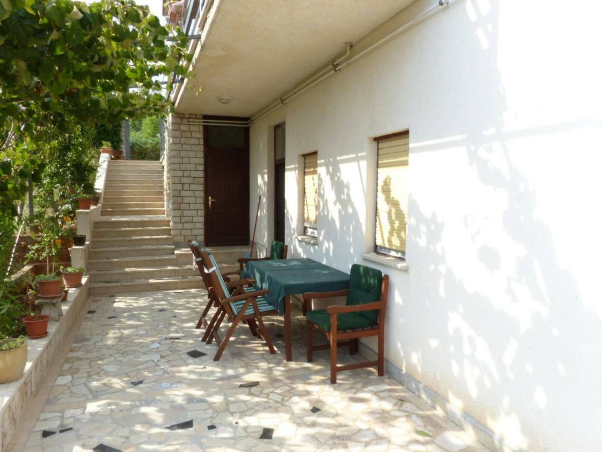 Apartment Ana Krnica Buitenkant foto