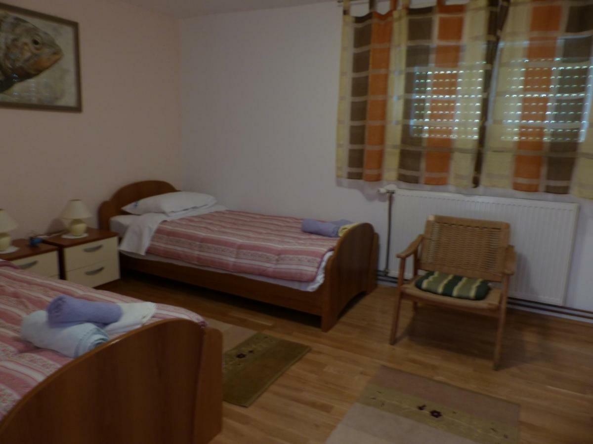 Apartment Ana Krnica Buitenkant foto