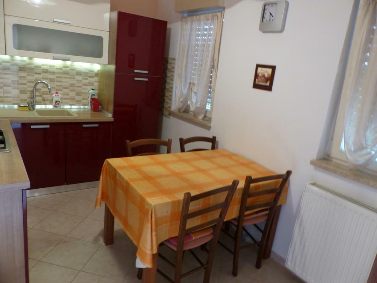 Apartment Ana Krnica Buitenkant foto