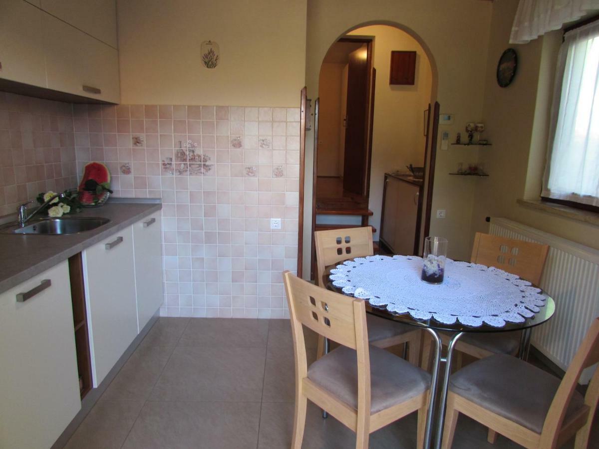 Apartment Ana Krnica Buitenkant foto