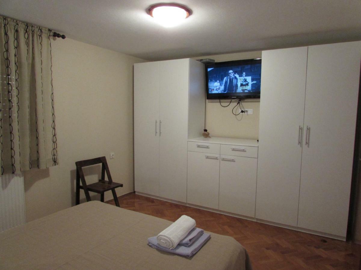 Apartment Ana Krnica Buitenkant foto