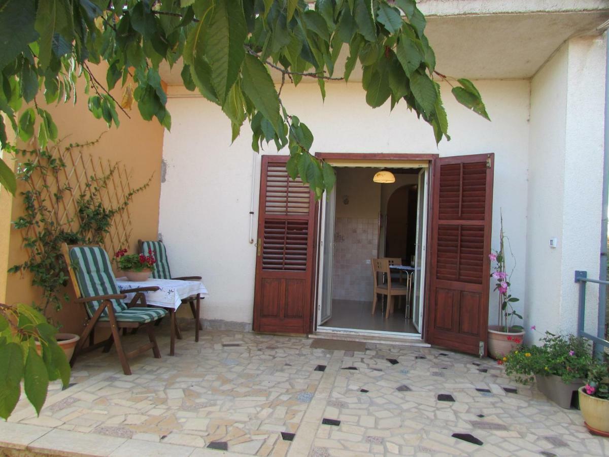 Apartment Ana Krnica Buitenkant foto
